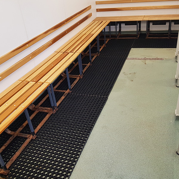 Rubber Grass Mats In Changing Room1