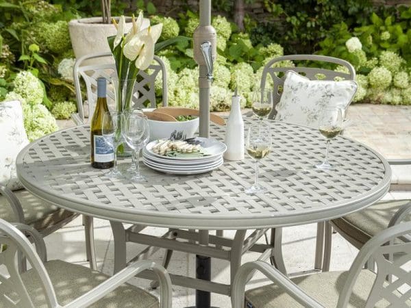 Berkeley 6 Seat Round Dining Set - Image 3