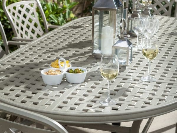 Berkeley 8 Seat Oval Dining Set - Image 3