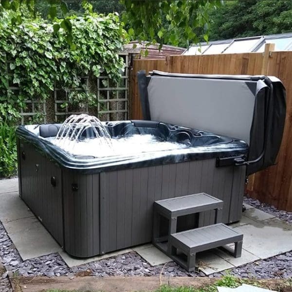 Atlantis Hot Tub - Image 6