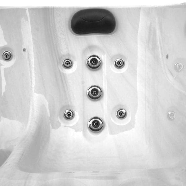 Rixos Hot Tub - Image 4