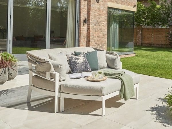 Titchwell Day Bed White - Image 2