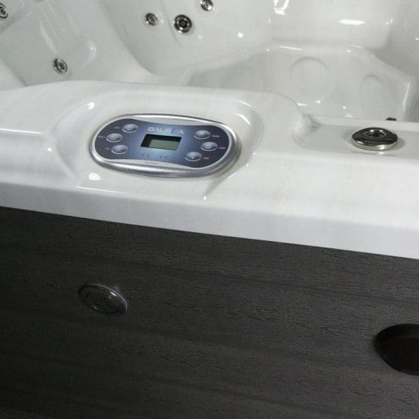 Wyndham Hot Tub - Image 7