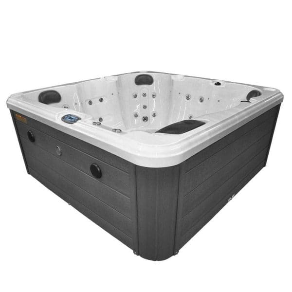 Wyndham Hot Tub - Image 2