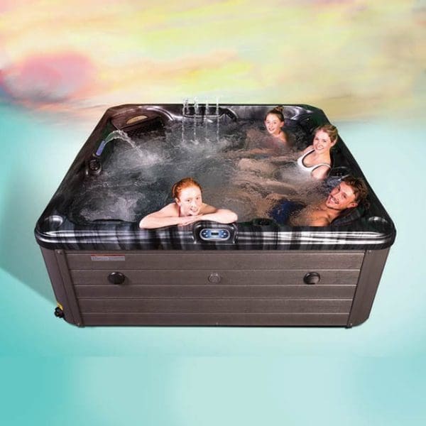 Delano Hot Tub - Image 3