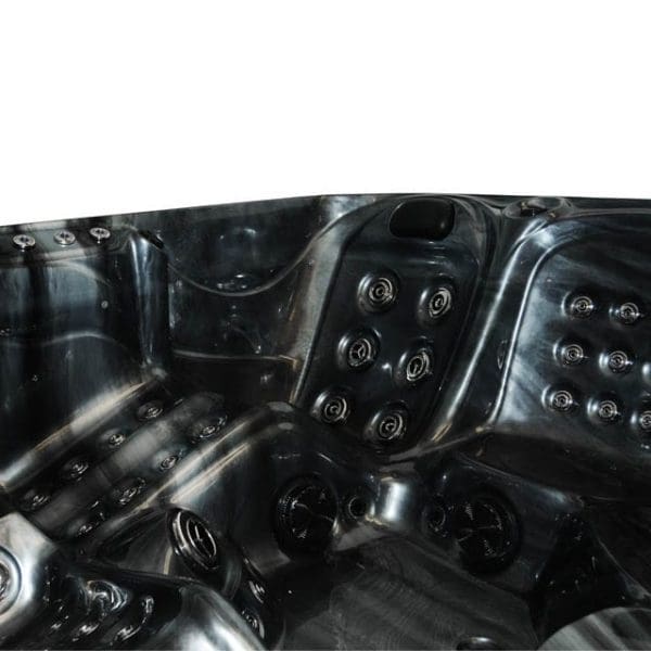 Delano Hot Tub - Image 6