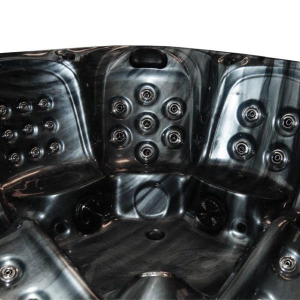 Delano Hot Tub - Image 5