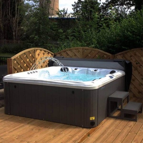 Excalibur Hot Tub - Image 5