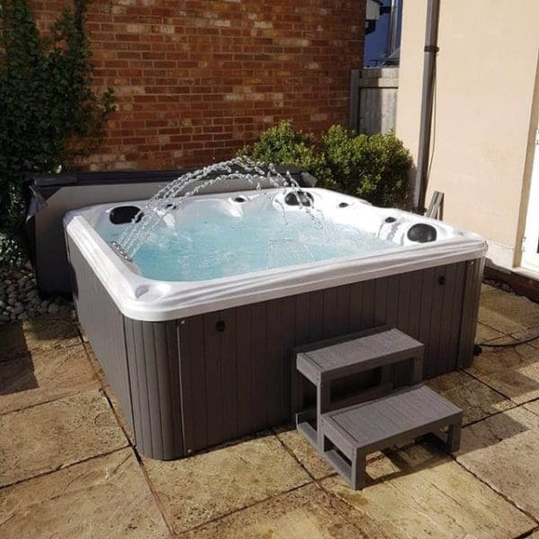 Excalibur Hot Tub - Image 4