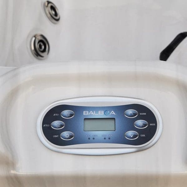 Luxor Hot Tub - Image 11
