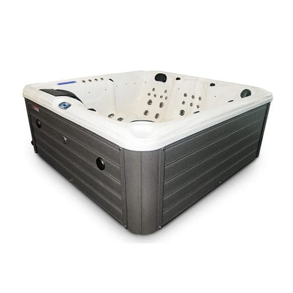 Luxor Hot Tub
